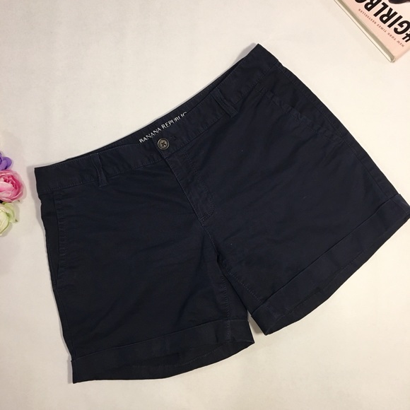 Banana Republic Pants - Banana Republic Black dark shorts pockets